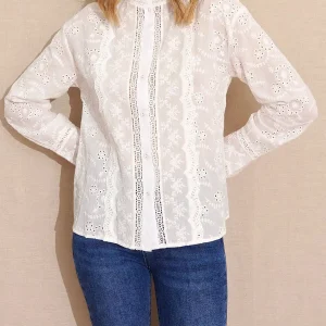 Blusa blanca bordado suizo