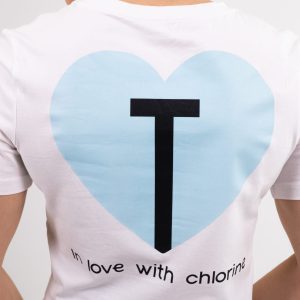 Camiseta Crop In Love With Chlorine Mujer