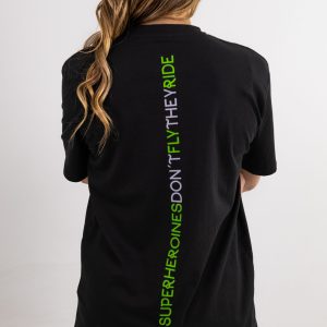 Camiseta Regular Line Superheroines Ride Mujer