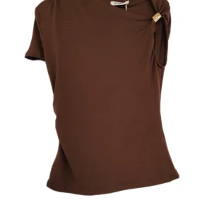 Camiseta licra con motivo metalico hombro