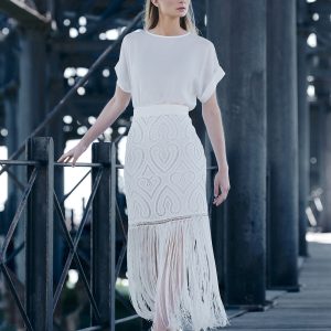 Vestido falda flecos