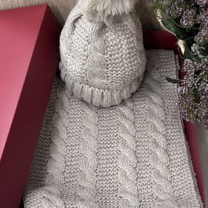 Conjunto gorro y bufanda beige
