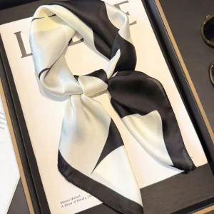 PAÑOLETA NEGRO CON BLANCO