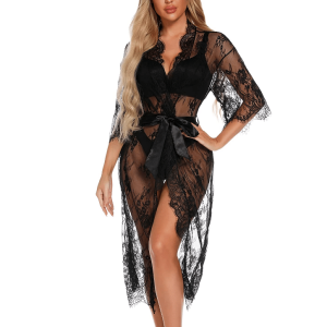 Bata de encaje larga con tanga