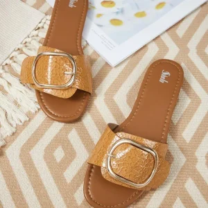 Sandalias marrón con hebilla