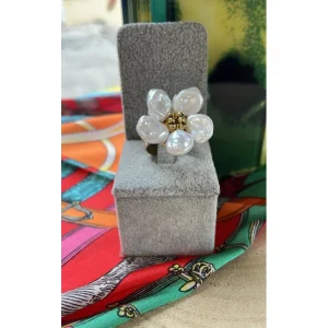 Anillo Flor perla