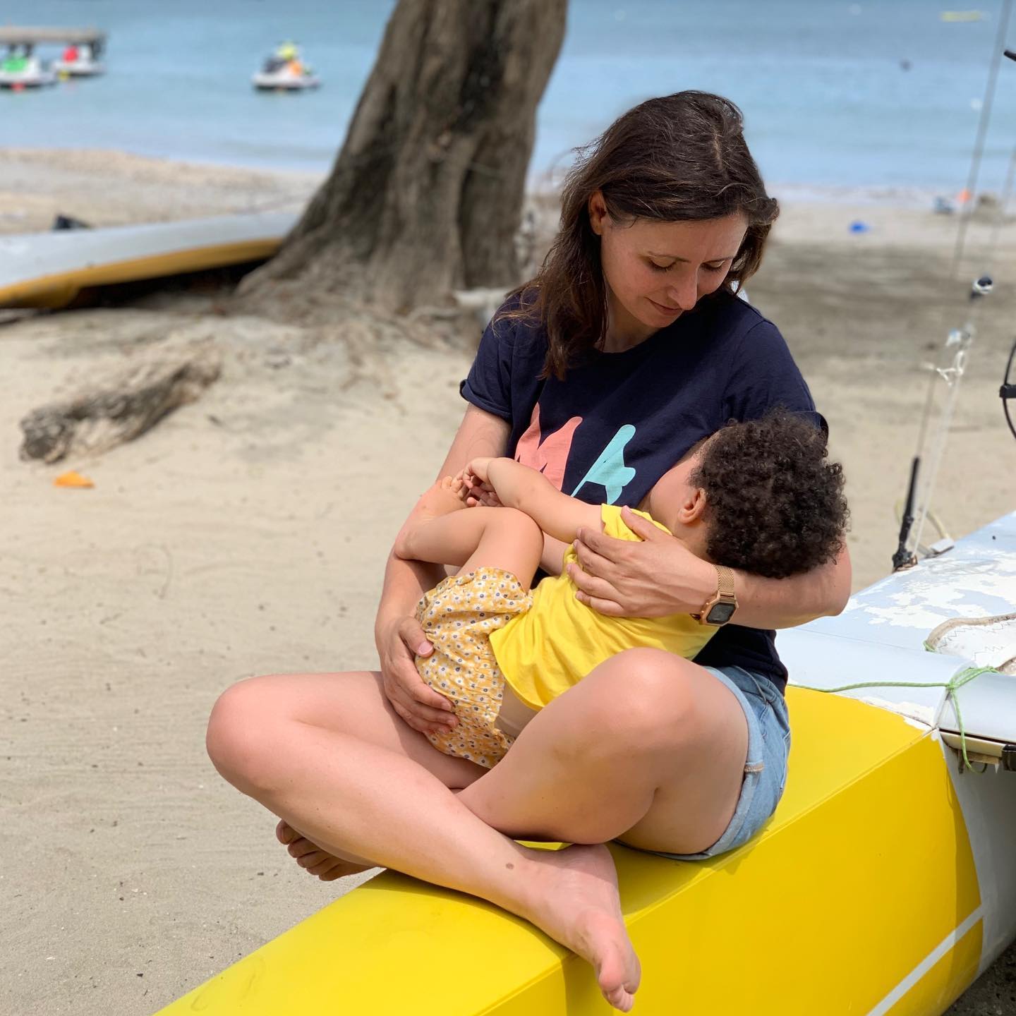 Camiseta de lactancia azul marino MAMA - Imagen 3