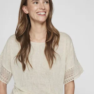 Camiseta manga corta puntilla beige, kaki y negro