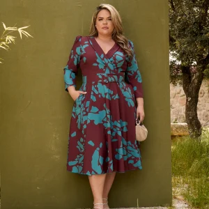 Vestido midi cruzado con estampado abstracto – Granate y Verde Océano